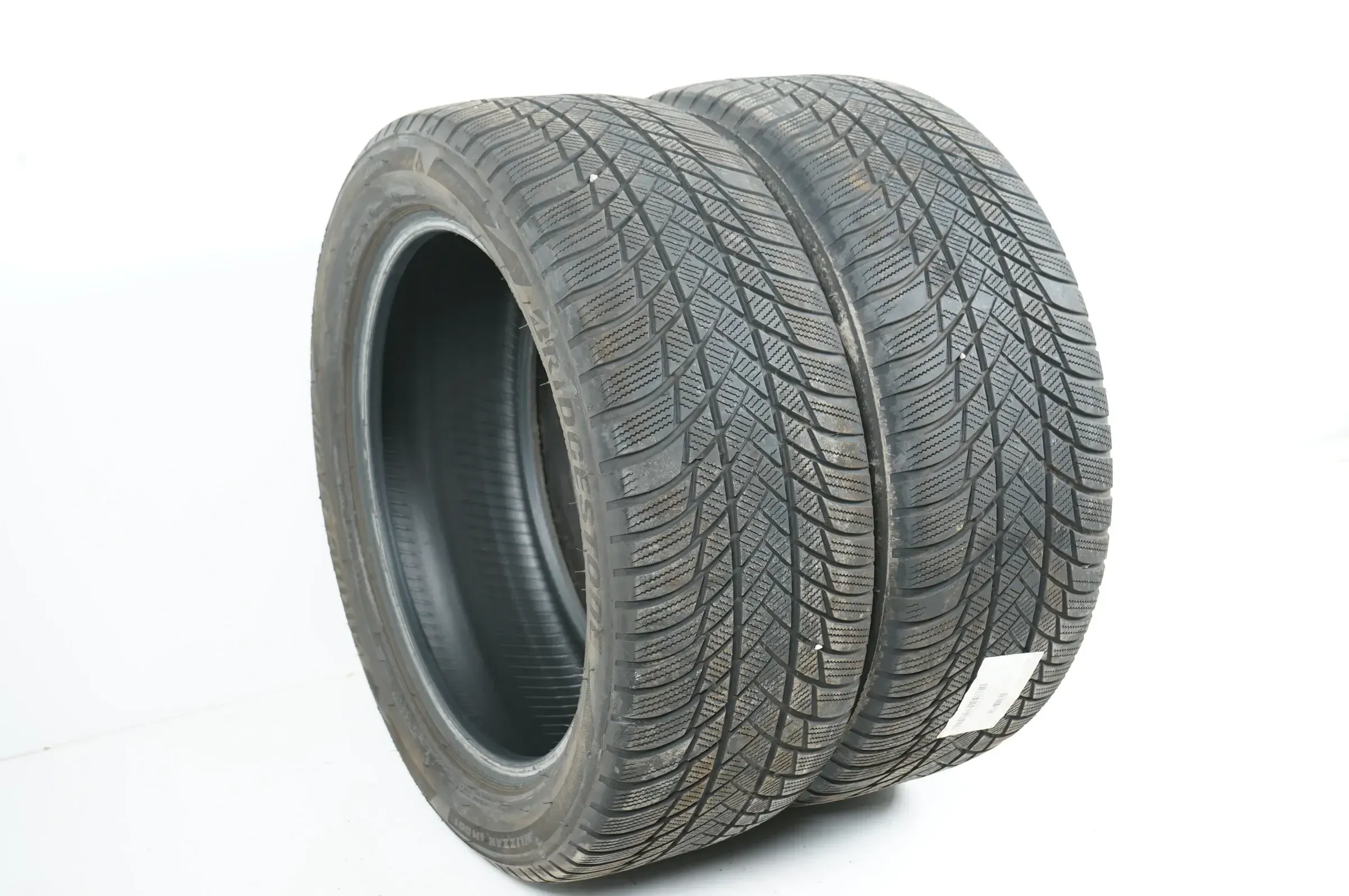 2x Winterreifen Bridgestone 235 50 19 Zoll DOT23 ca.5mm MO - Bild 1