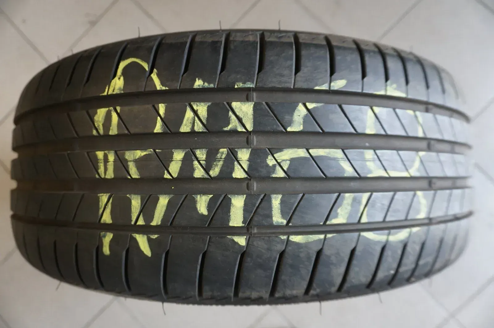 225 40 R18 92Y Sommerreifen Bridgestone Turanza T005 * RSC RFT 6,5mm 2019 - Bild 1