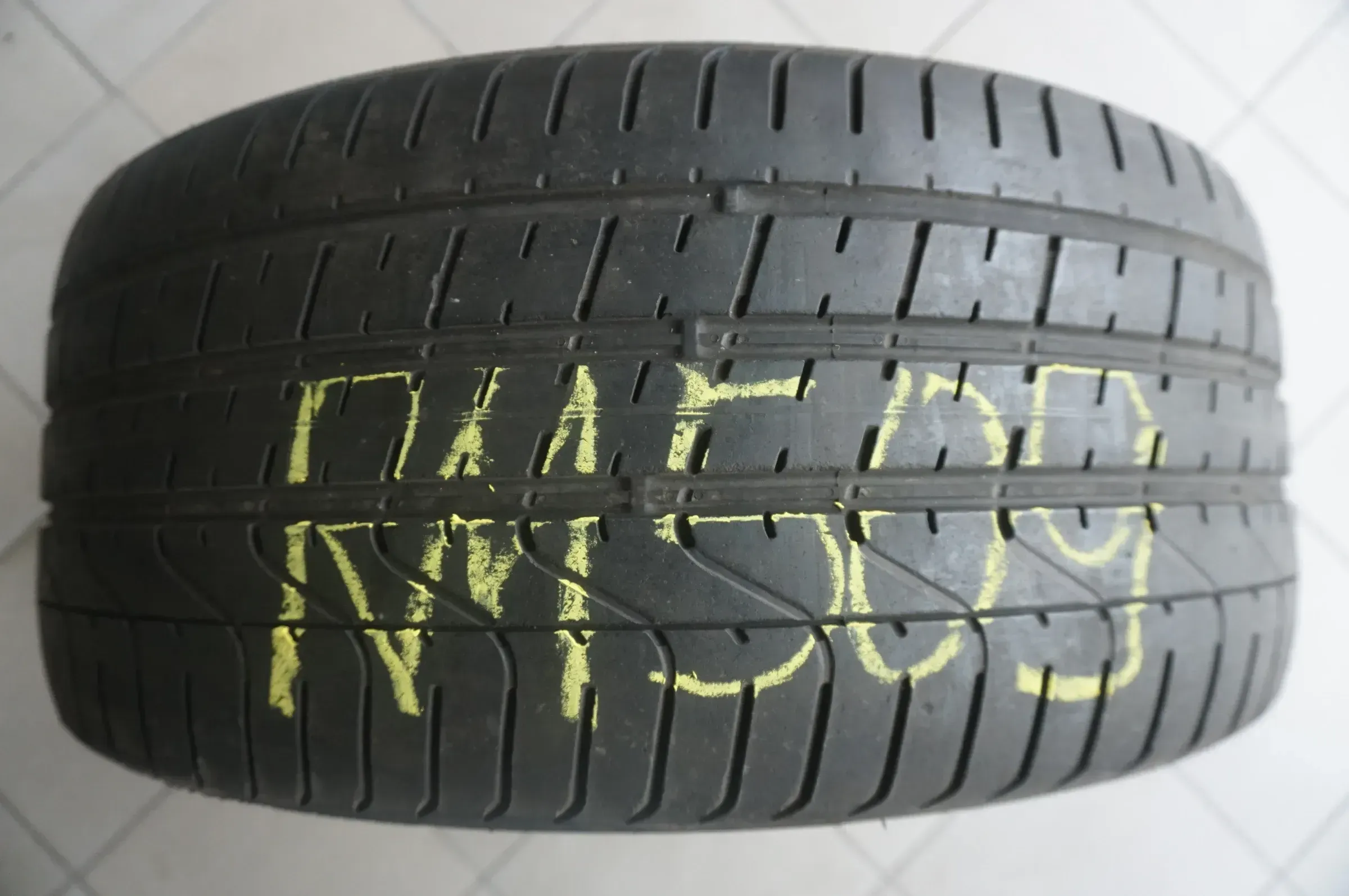 1 X 265 40 R20 104Y Sommerreifen Pirelli P Zero PZero AO 2017 4mm - Bild 1