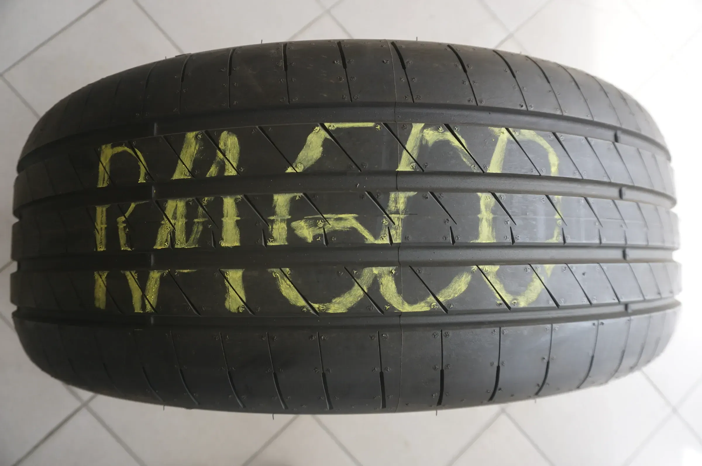 1 X 235 55 R19 105H Sommerreifen Goodyear Eagle F1 Asymmetric 6 MO 2023 DEMO - Bild 1