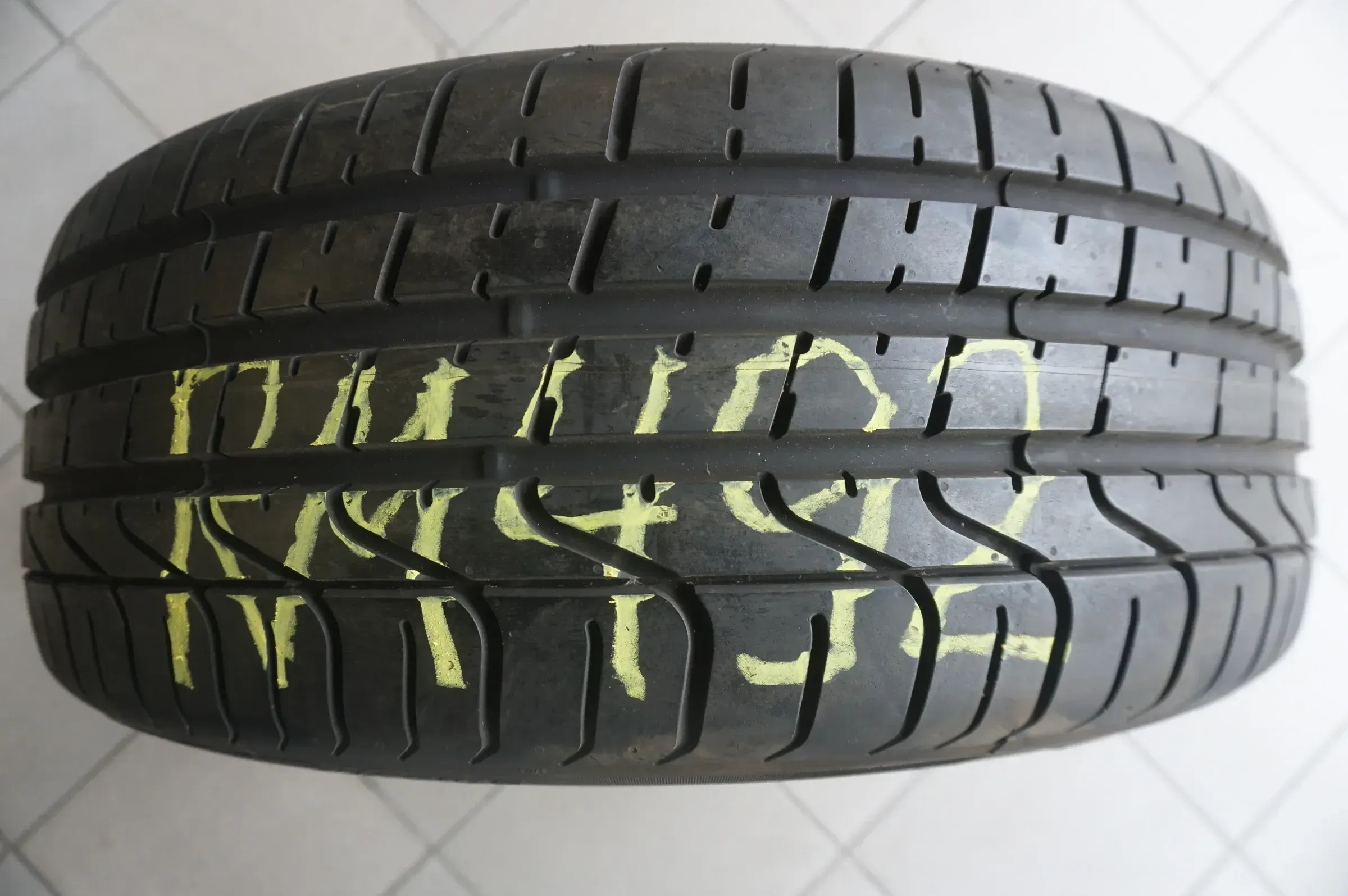 1 X 235 50 R19 99W Sommerreifen Pirelli PZero P Zero MO 8mm 2019 - Bild 1
