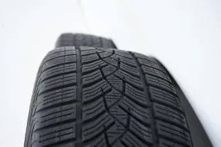 Mercedes C Klasse W206 Hybrid Winterräder Winterreifen 17 Zoll - Bild 10