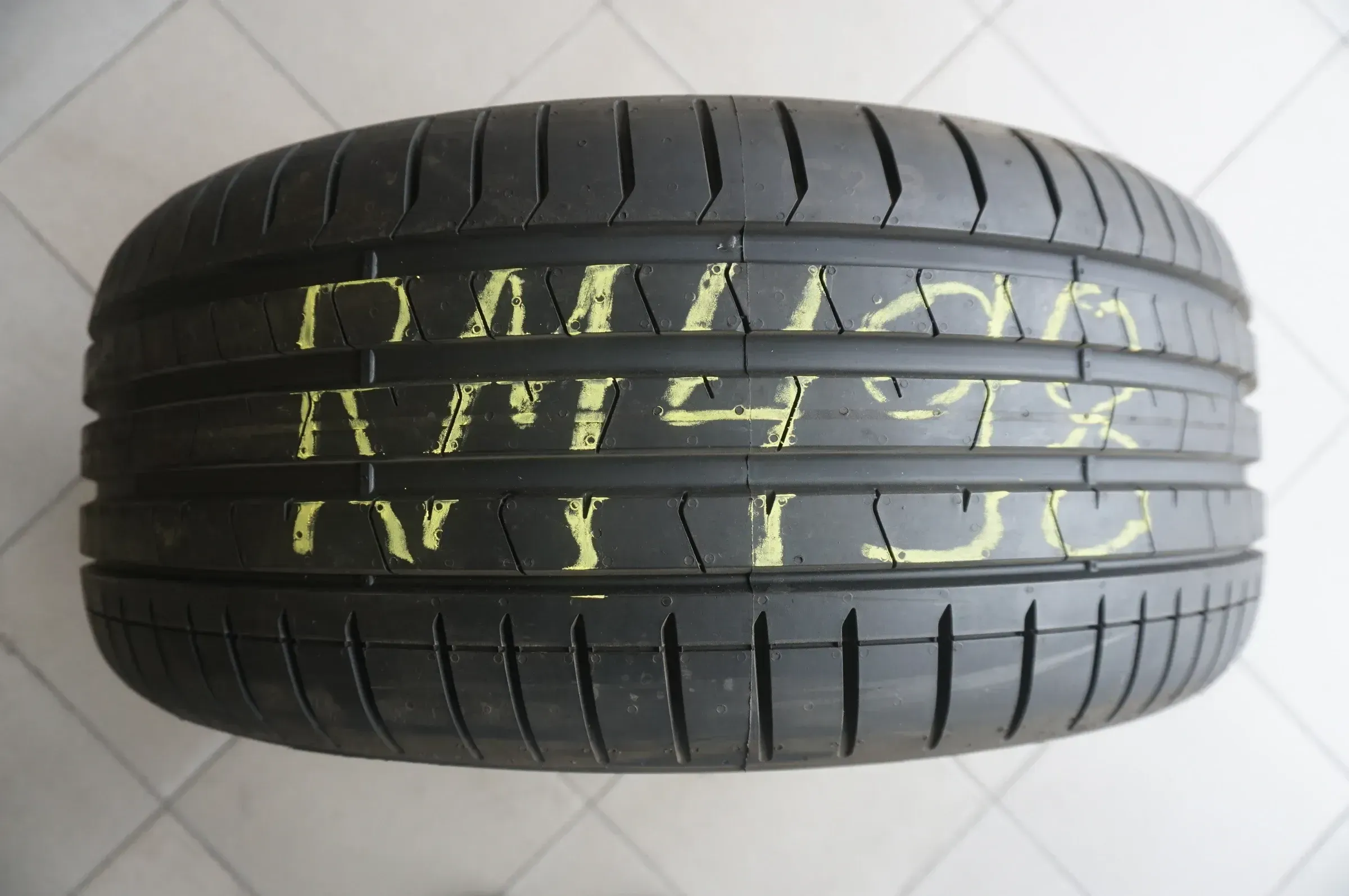 1 X 245 40 R19 94W Sommerreifen Pirelli P Zero PZero 7mm 2021 - Bild 1