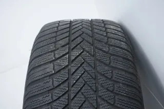 Original Mercedes EQC N293 19 Zoll Alufelgen Winterreifen Winterräder 235 55 R19 - Bild 9