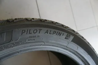 1 X 245 45 R18 100V Winterreifen Michelin Pilot Alpin 5 2018 6mm - Bild 4