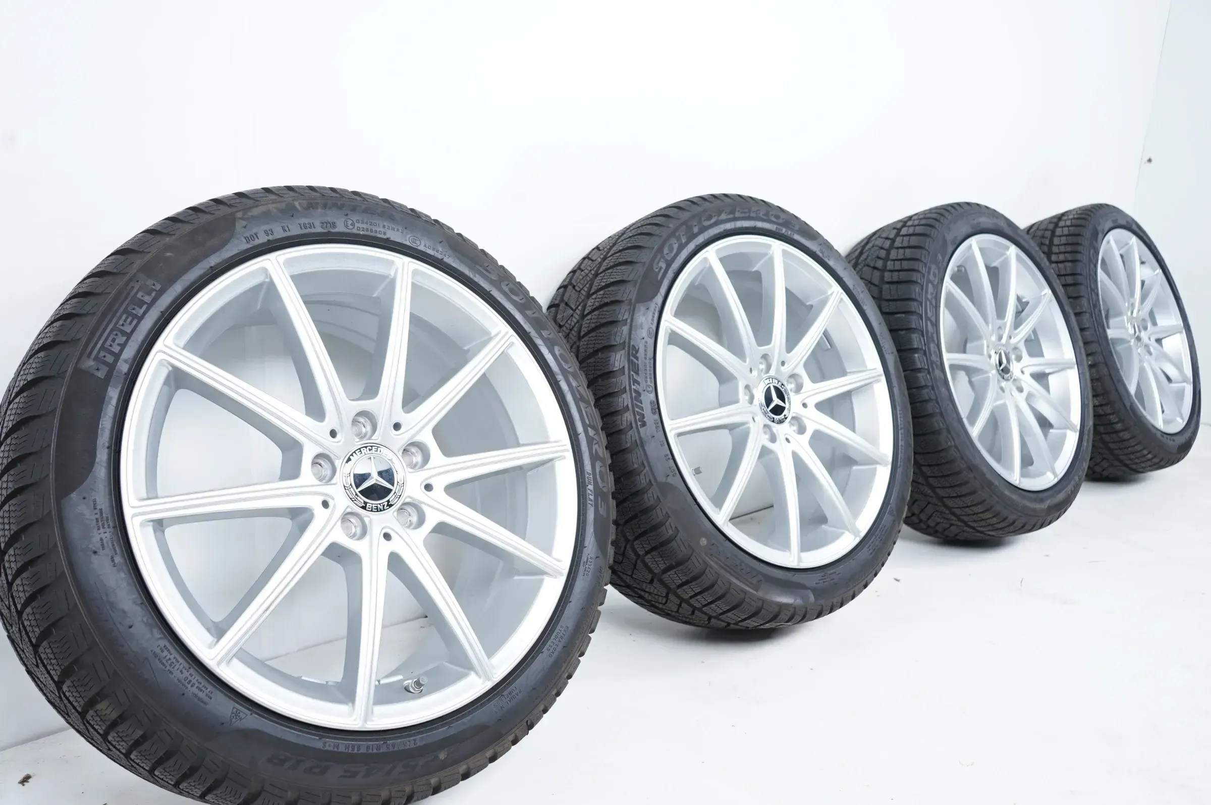 WieNeu Mercedes C Klasse W206 Winterräder Winterreifen 225 45 18 Zoll - Bild 1