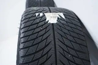 Mercedes C43 AMG W206 Winterreifen Winterräder 235 45 18 Zoll - Bild 11