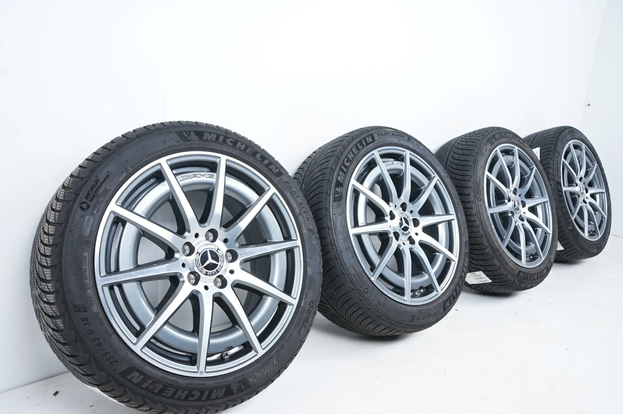 Mercedes C43 AMG W206 Winterreifen Winterräder 235 45 18 Zoll - Bild 1