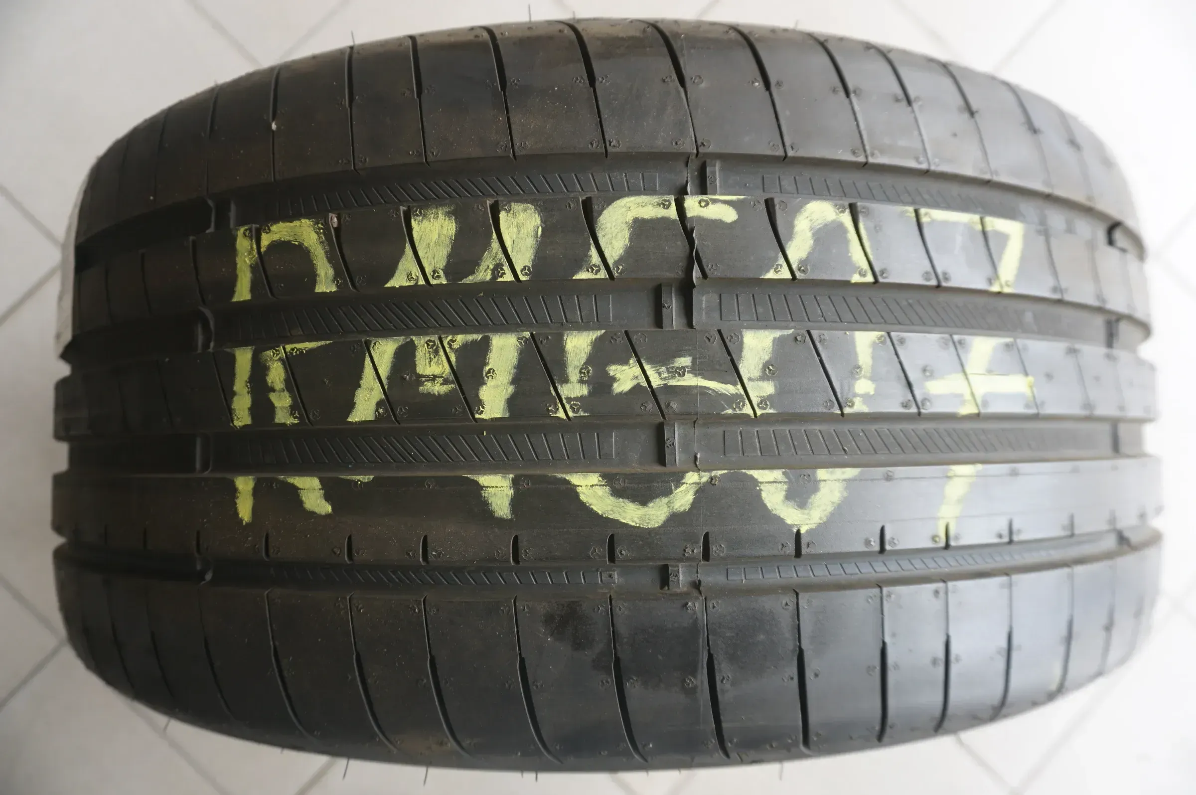 275 35 R19 100Y Sommerreifen Goodyear Eagle F1 Asymmetric 3 * RFT RSC 2023 7mm - Bild 1