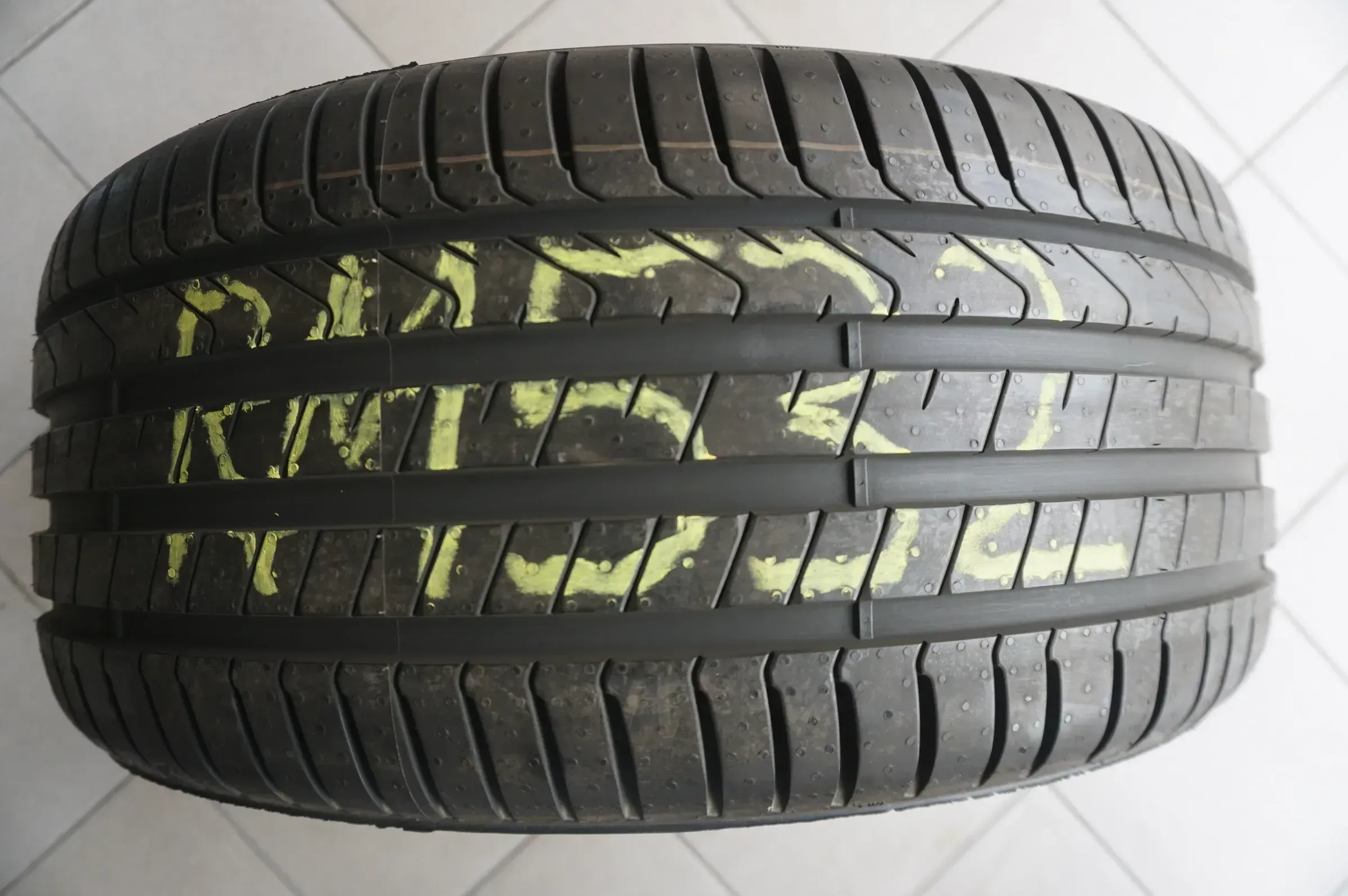 1 X 245 40 R18 97Y Sommerreifen Pirelli Cinturato P7 MO 2021 6,5mm - Bild 1