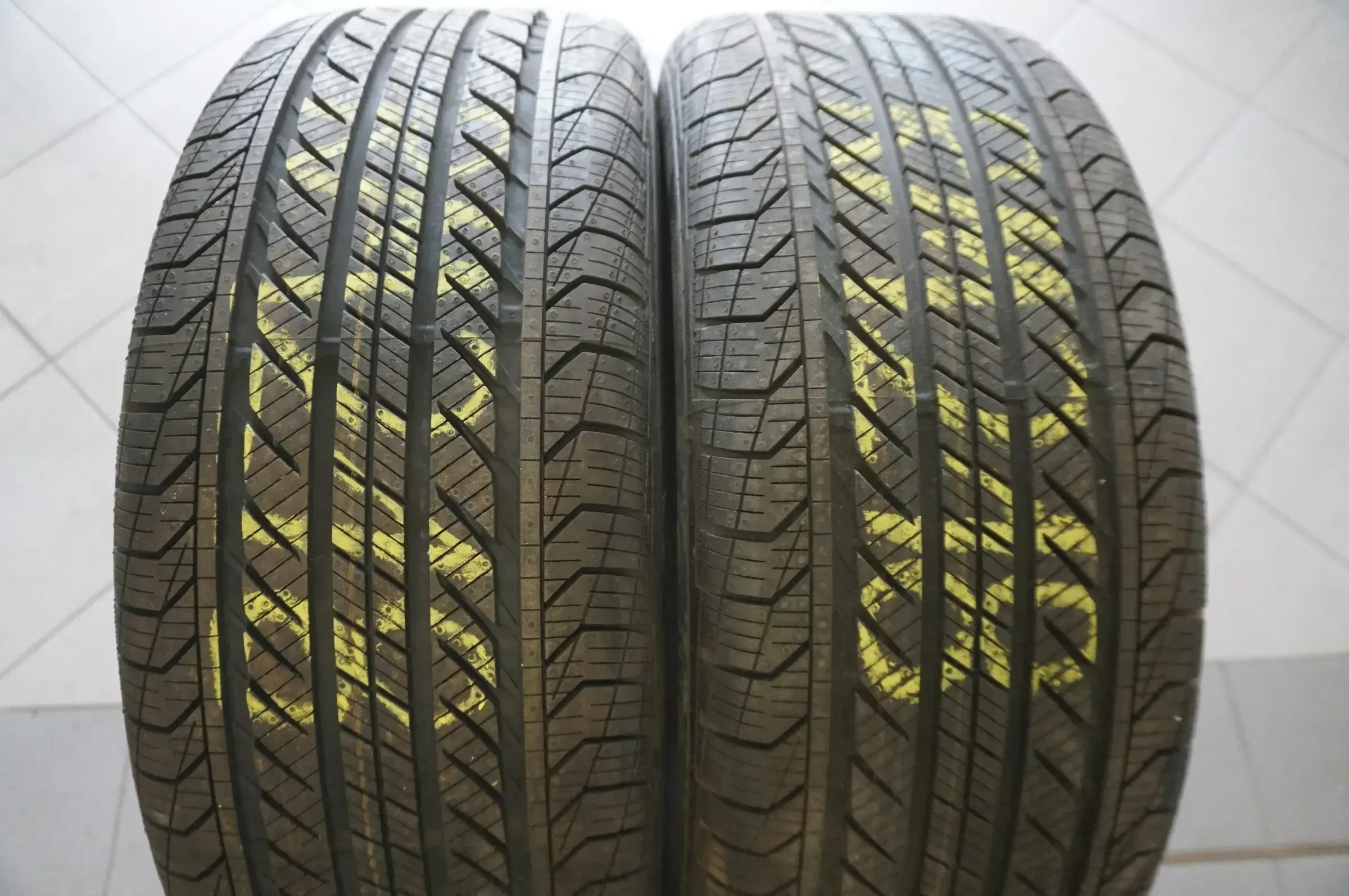 235 50 R19 103T Sommerreifen Continental Pro Contact GX SSR RunFlat 2023 DEMO - Bild 1