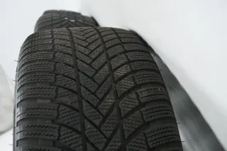Mercedes EQC W293 N293 19 Zoll AMG Alufelgen Winterreifen Winterräder 235 55 R19 - Bild 10