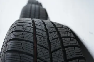 VW Volkswagen unbekannt Winterräder Winterreifen 215 60 16 Zoll - Bild 8