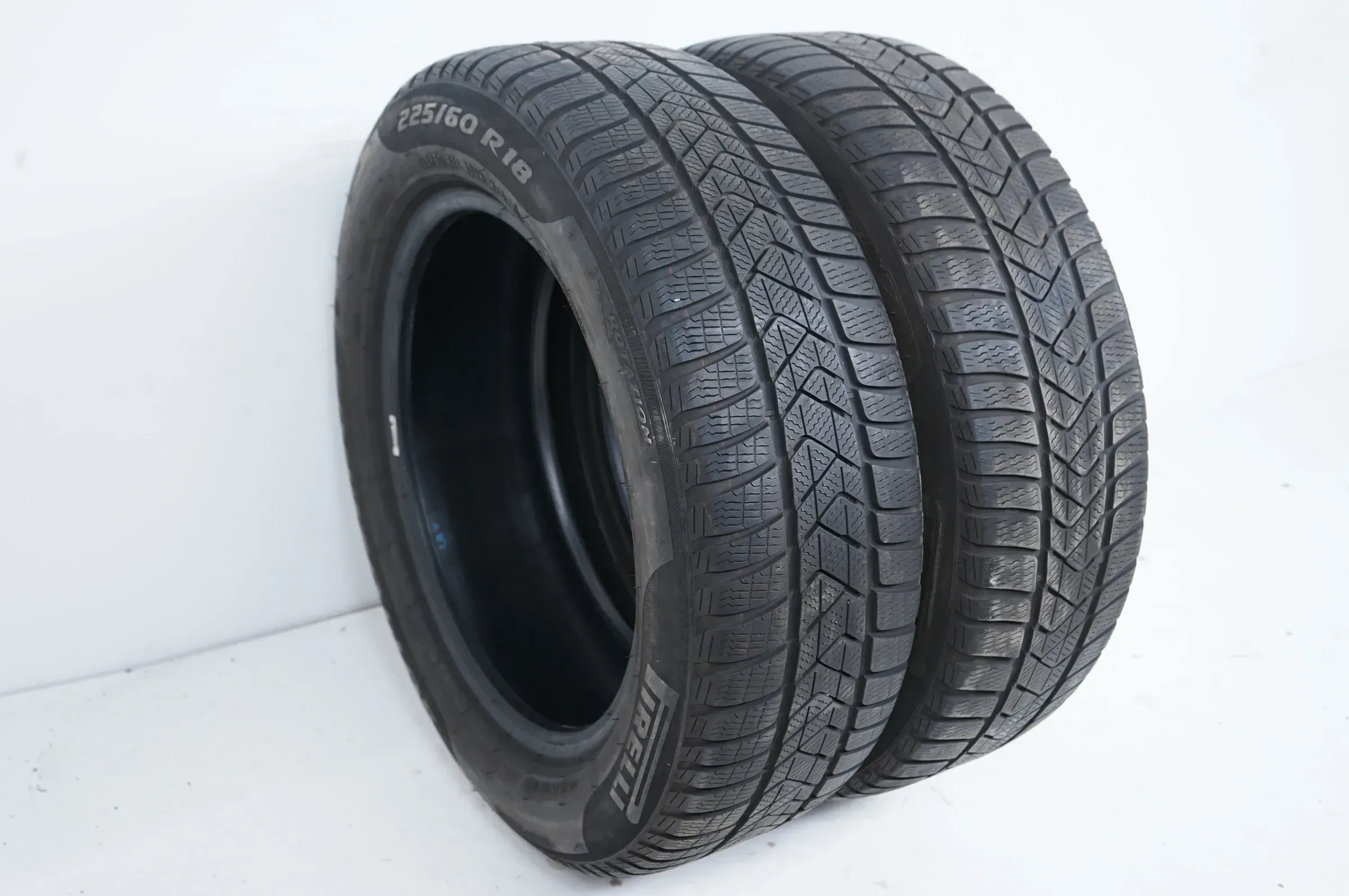 2x Winterreifen Pirelli 225 60 18 Zoll DOT20 ca.5mm Bmw* - Bild 1