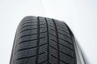 VW Volkswagen unbekannt Winterräder Winterreifen 215 60 16 Zoll - Bild 11