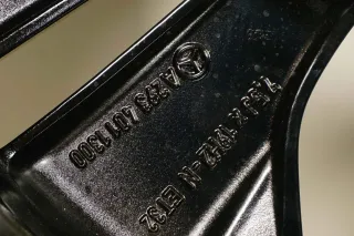 Original Mercedes EQC N293 TOP Alufelgen Winterreifen Winterräder 7mm 235 50 255 50 R19 Zoll - Bild 15