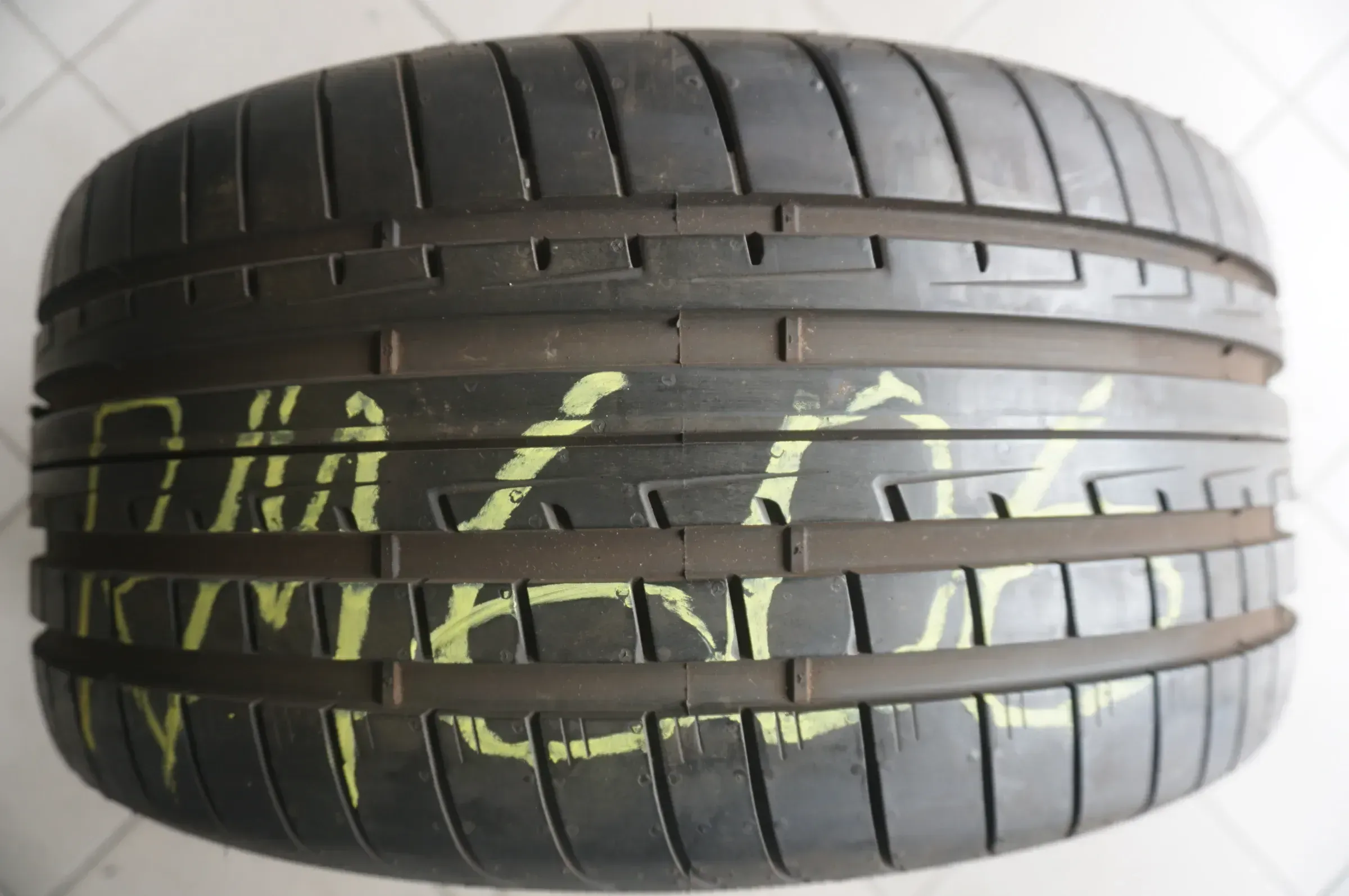 275 35 R19 100Y Sommerreifen Goodyear Eagle F1 Asymmetric 3 * MOE RFT 2022 7mm - Bild 1
