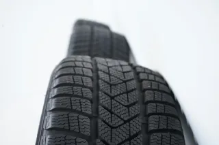WieNeu Mercedes C Klasse W206 Winterräder Winterreifen 225 45 18 Zoll - Bild 9