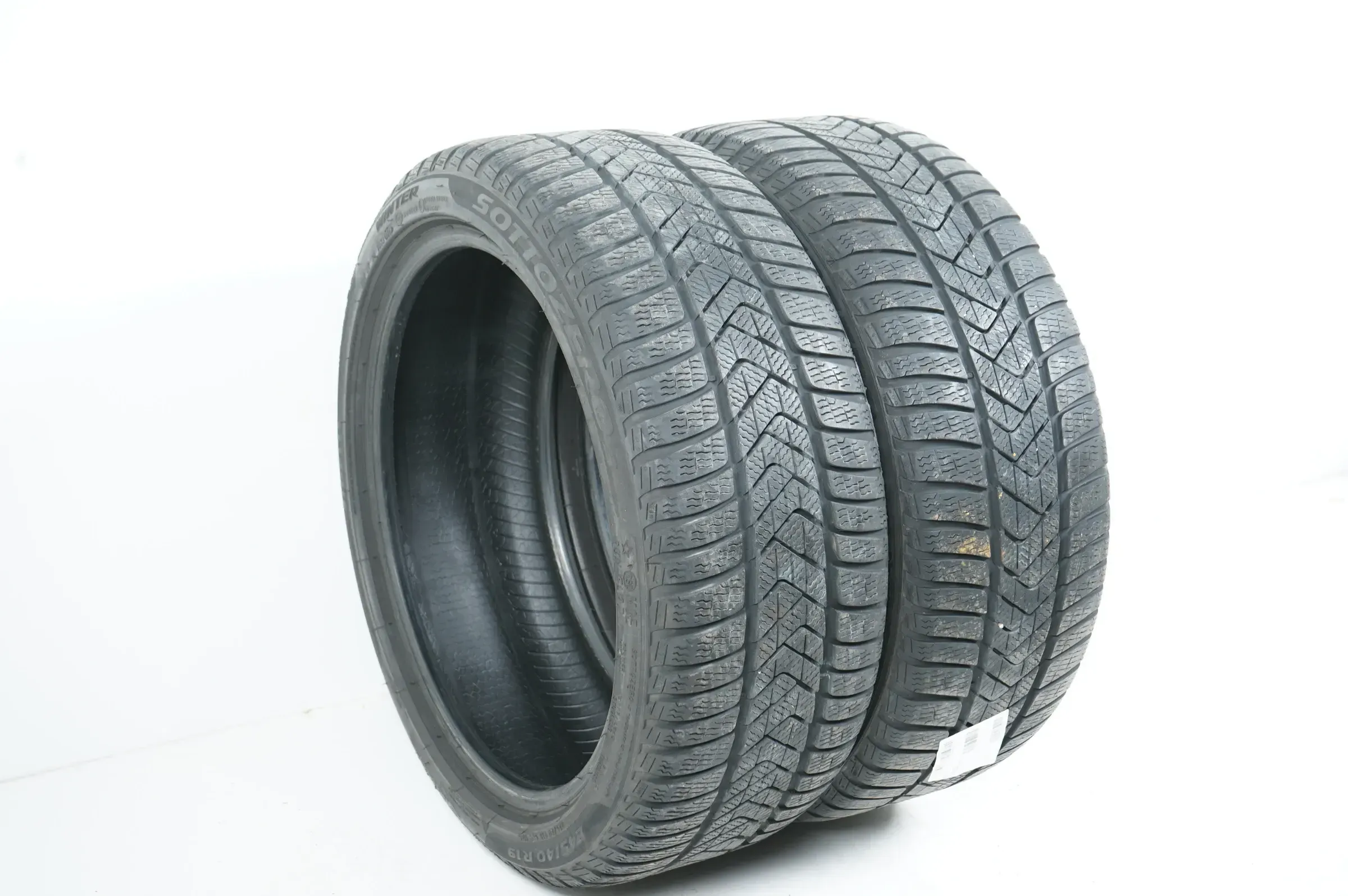 2x Winterreifen Pirelli 245 40 19 Zoll DOT18 ca.6mm MO Bmw* RFT - Bild 1