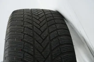 Mercedes EQC W293 N293 19 Zoll AMG Alufelgen Winterreifen Winterräder 235 55 R19 - Bild 12