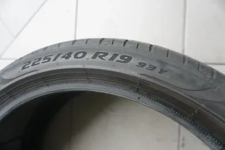 1 X 225 40 R19 93W Sommerreifen Pirelli P Zero PZero MO 5mm 2022 - Bild 3