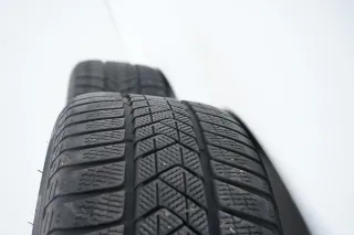 Mercedes E Klasse W213 Hybrid Winterräder Winterreifen 18 Zoll - Bild 11