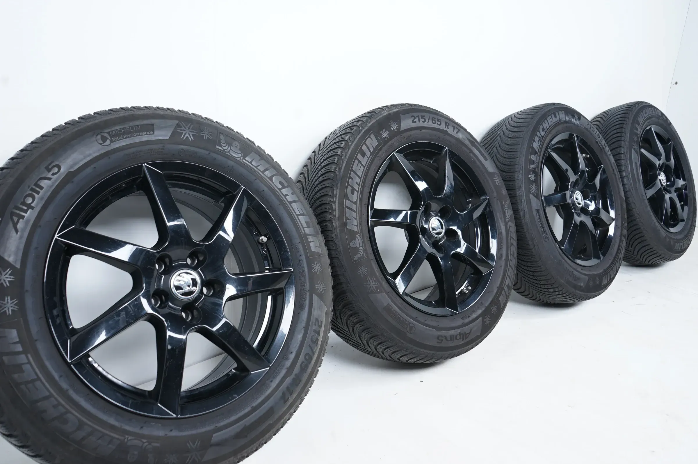 VW Tiguan Kodiaq Audi Q3 Winterreifen Winterräder 215 65 17 Zoll - Bild 1