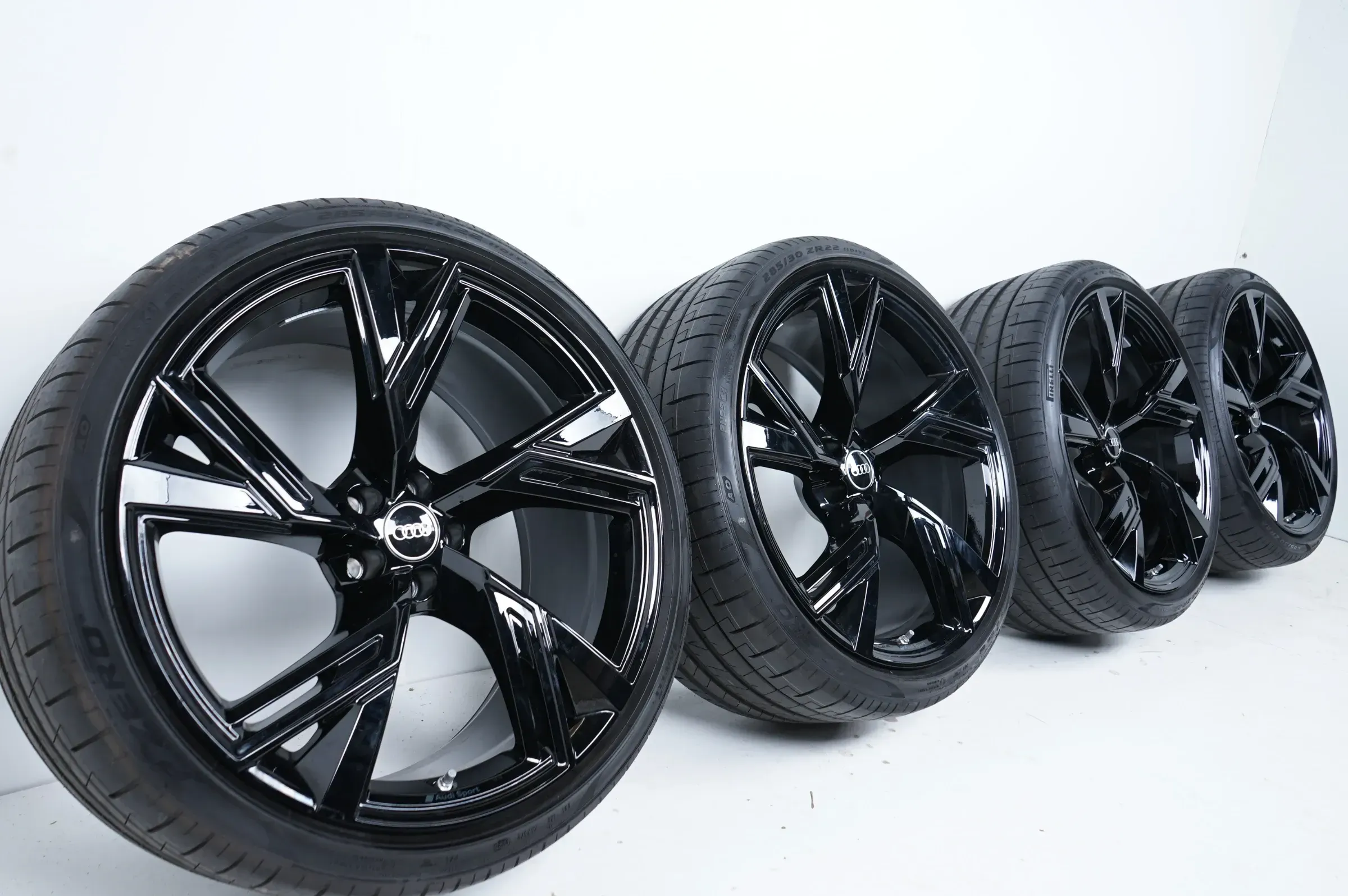 WieNeu Audi RS6 4K C8 Sommerräder Sommerreifen 285 30 22 Zoll 4K0601025DH - Bild 1