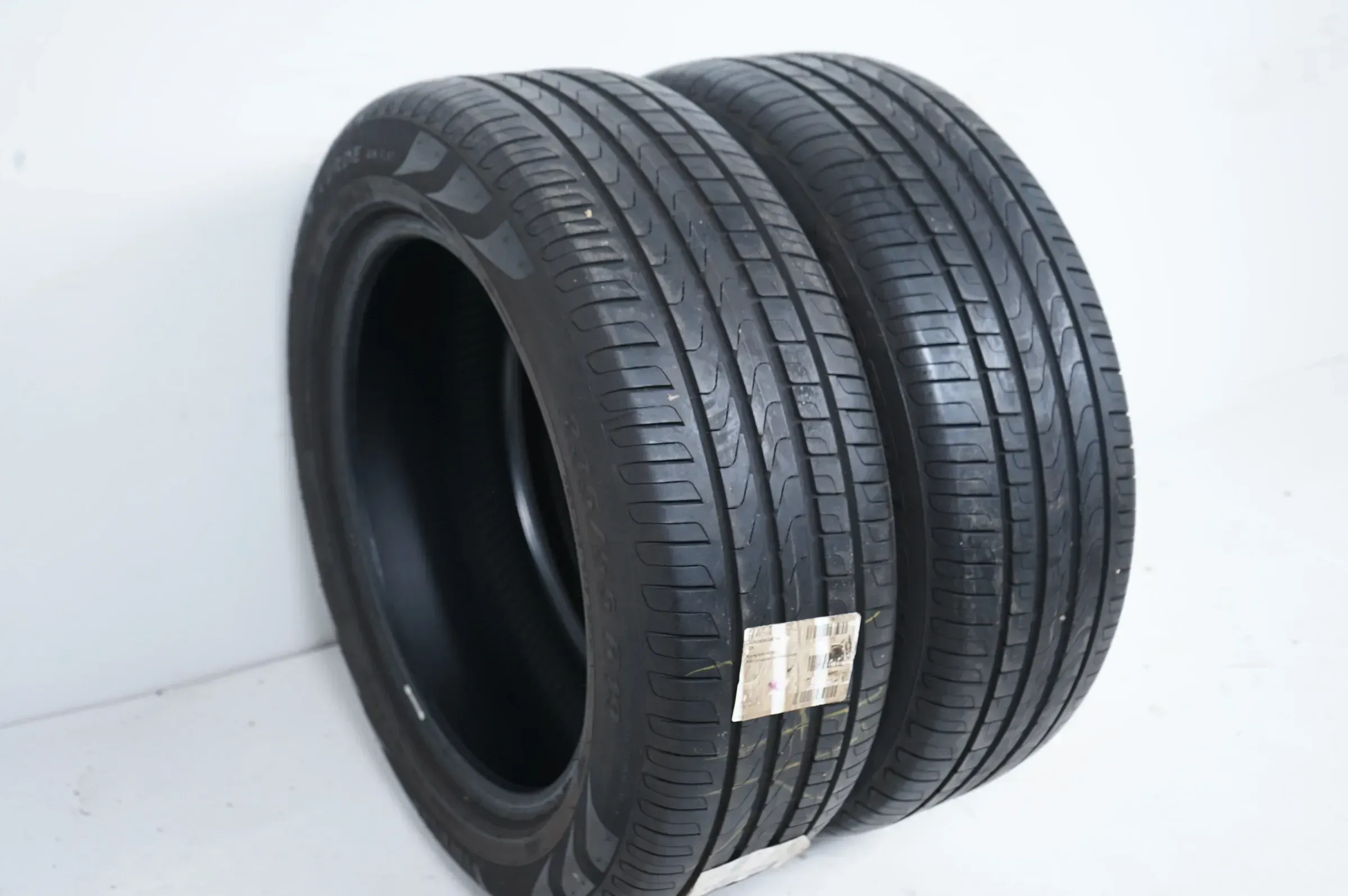 2x Sommerreifen Pirelli 235 55 19 Zoll DOT22 ca.6mm MO RFT - Bild 1