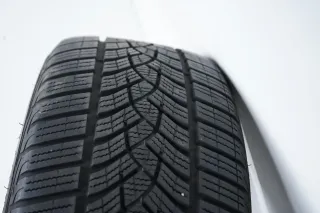 Mercedes C Klasse W206 Hybrid Winterräder Winterreifen 17 Zoll - Bild 14
