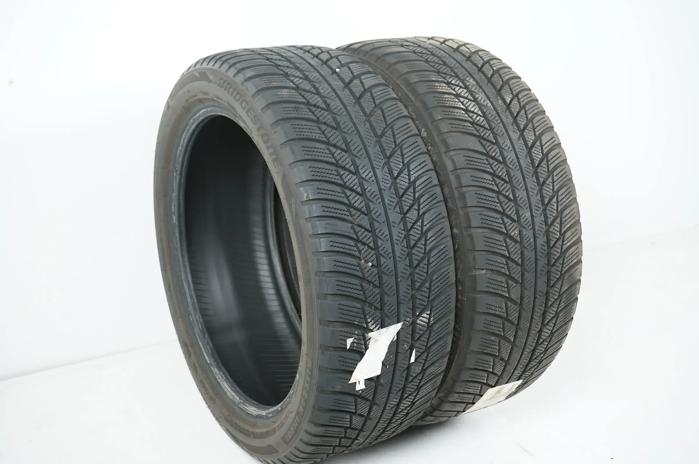 2 x Winterreifen Bridgestone LM 001 225 45 18 Zoll DOT23 ca.5 mm - Bild 1