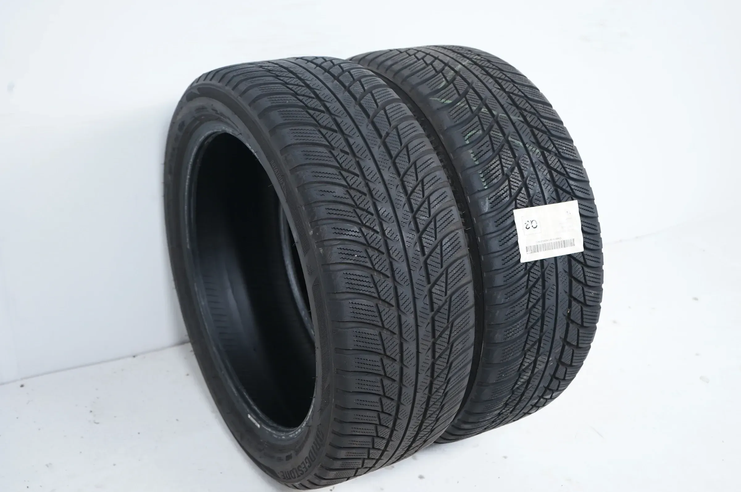 2 x Winterreifen Bridgestone LM 001 225 45 18 Zoll DOT22 ca.5 mm - Bild 1
