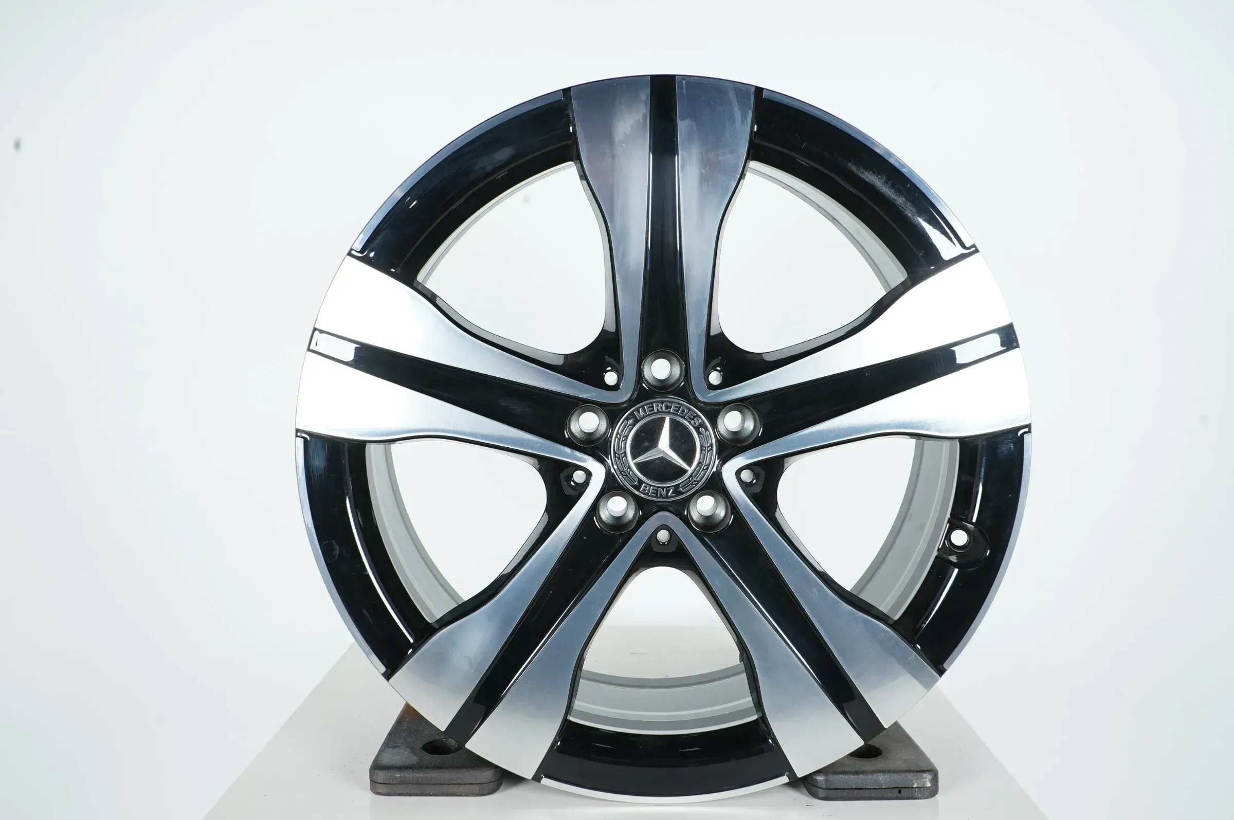 1x Mercedes EQA EQB H243 X243 Alufelge 19 Zoll A2434011500 7,5J ET53,5 - Bild 1